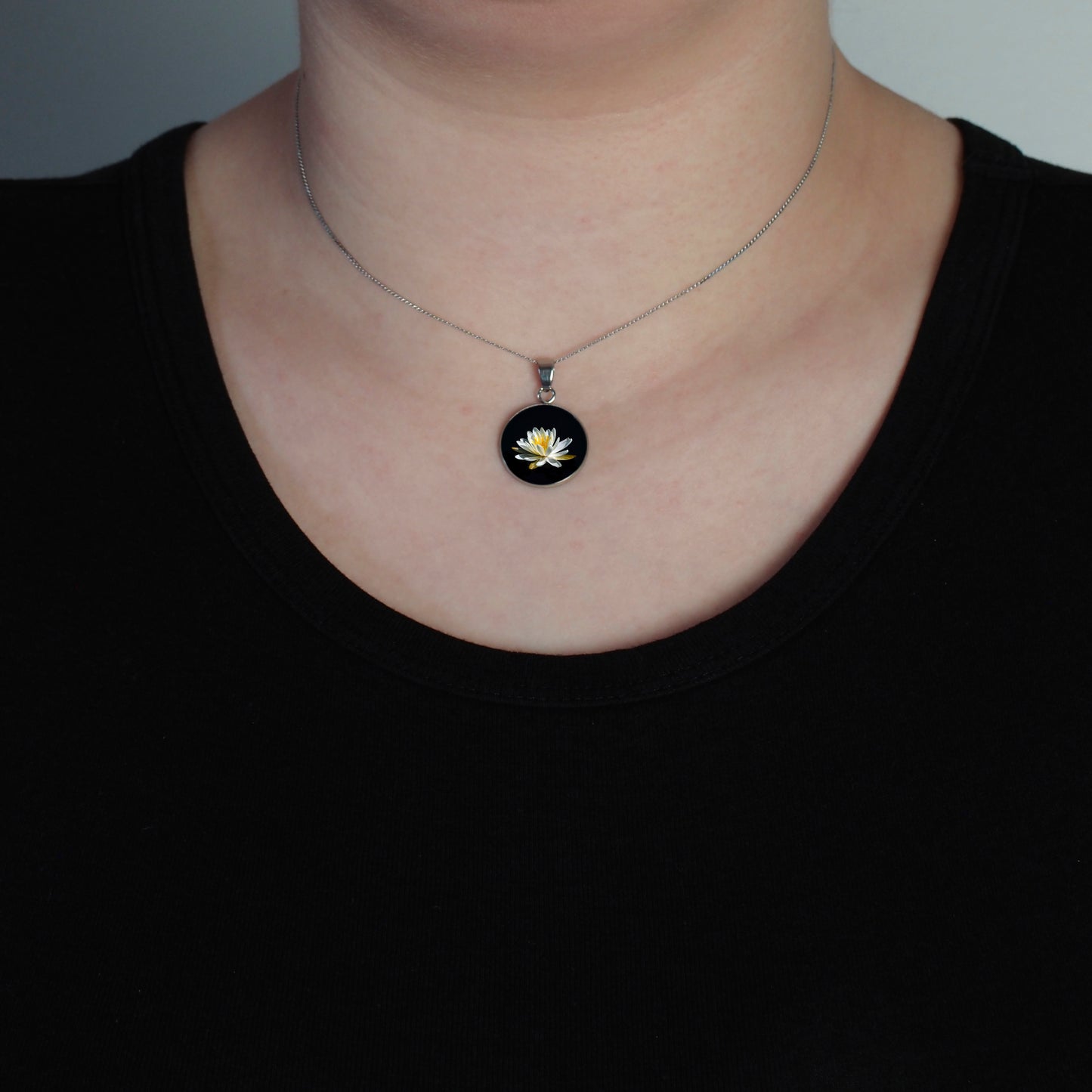 White Water Lily Necklace 18mm