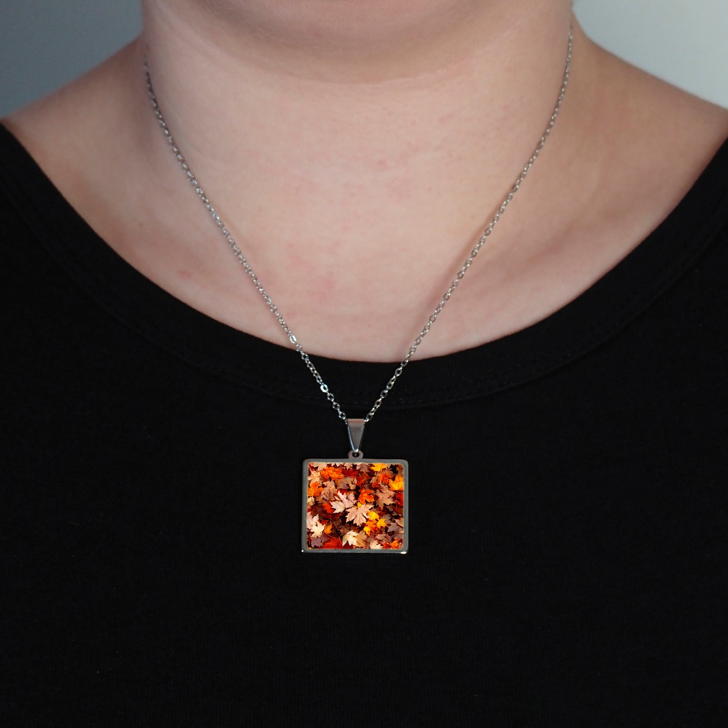 Maple Leaves necklace 25mm