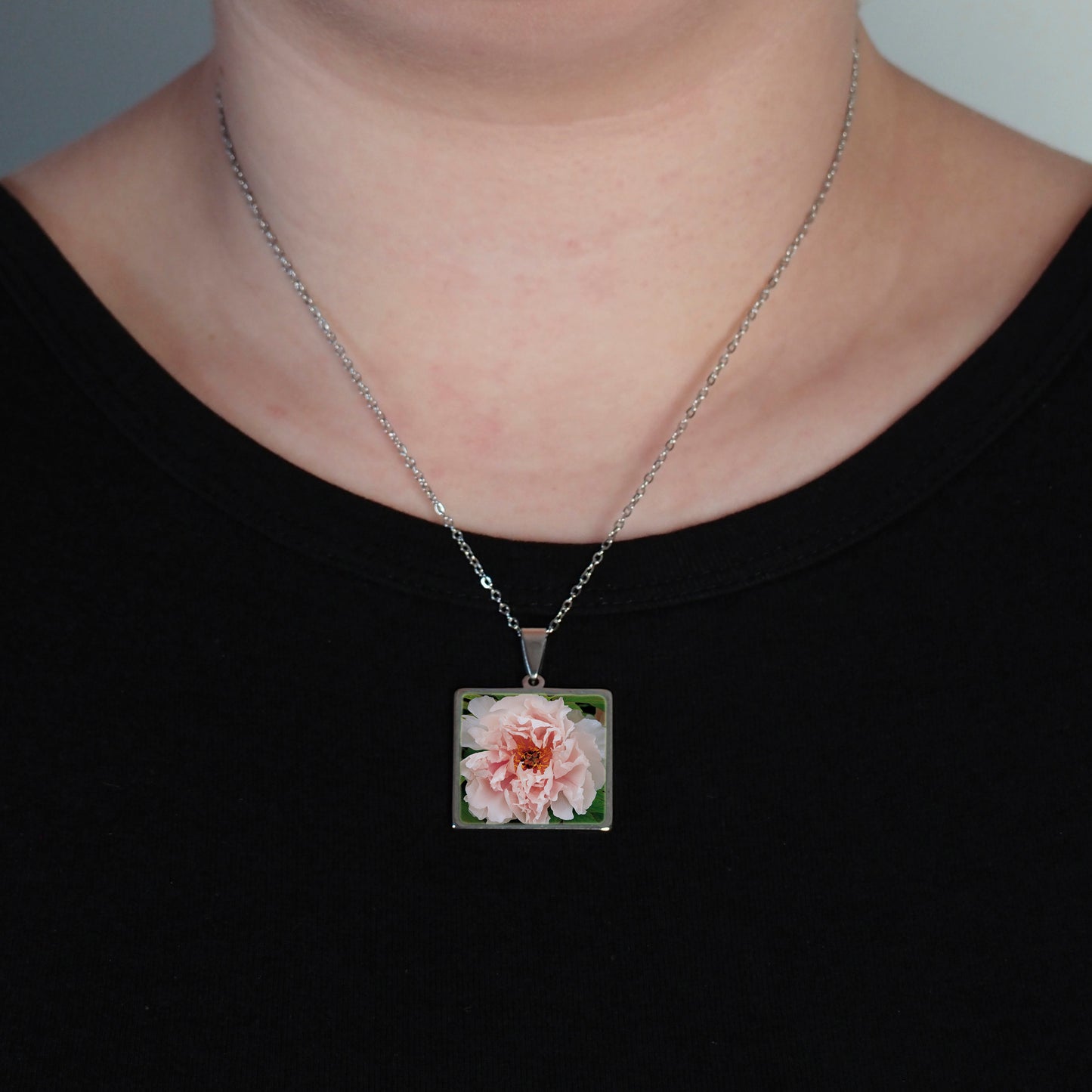 Peony necklace 25mm
