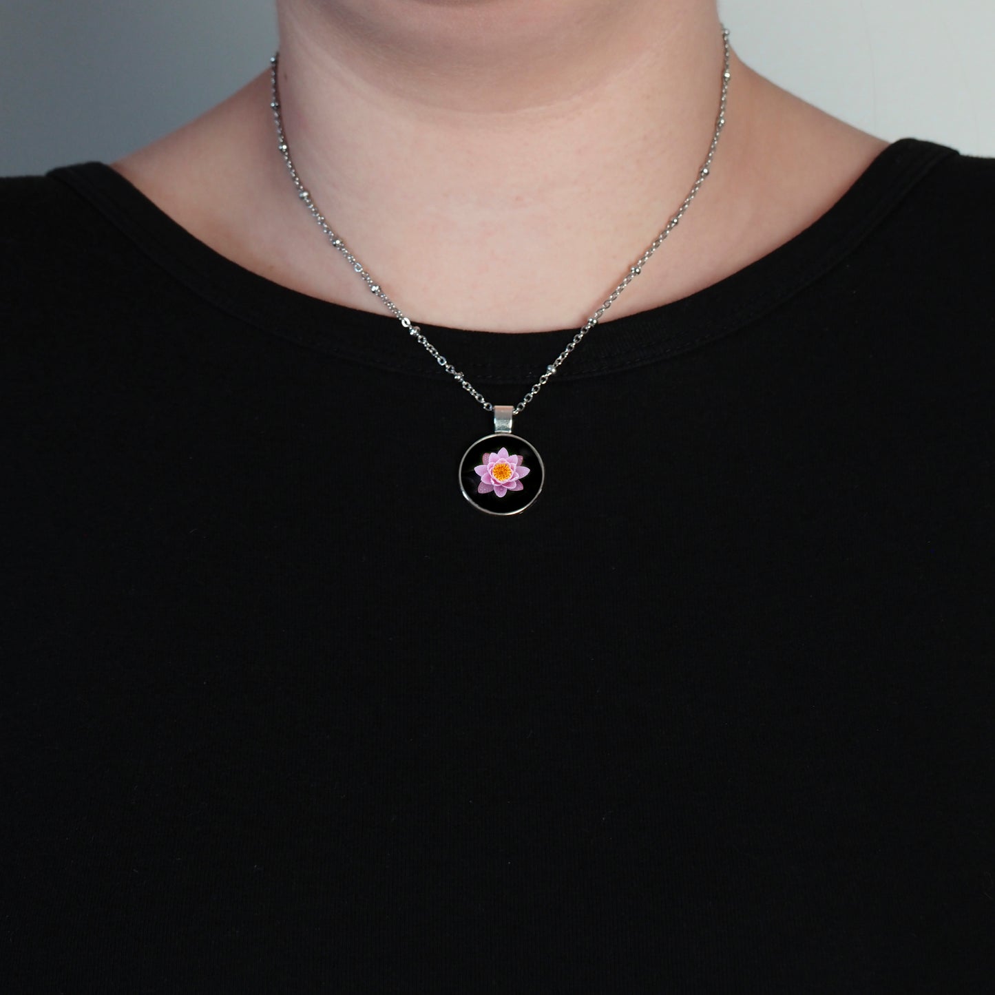 PINK WATER LILY necklace 20mm