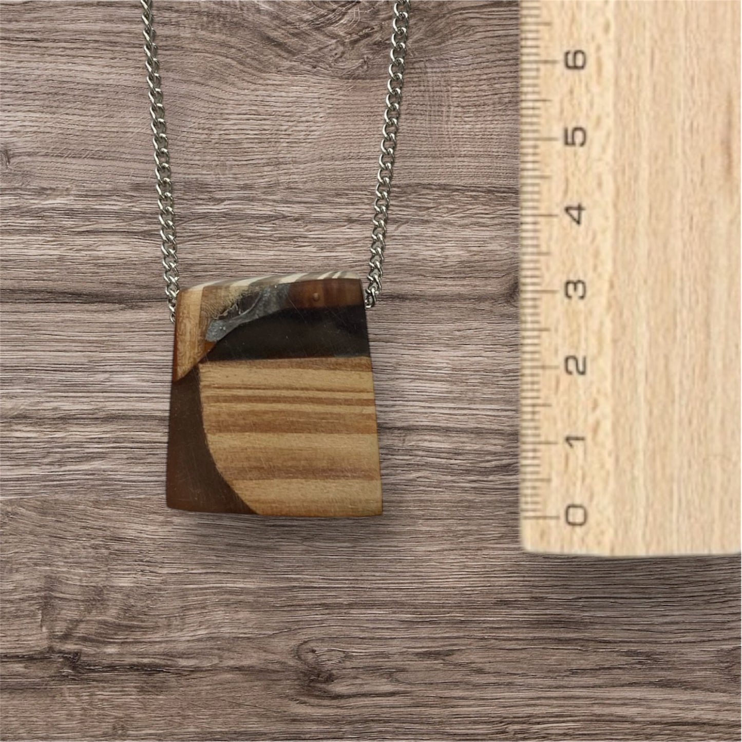 Rectangular necklace / black resin with wood / rbc60