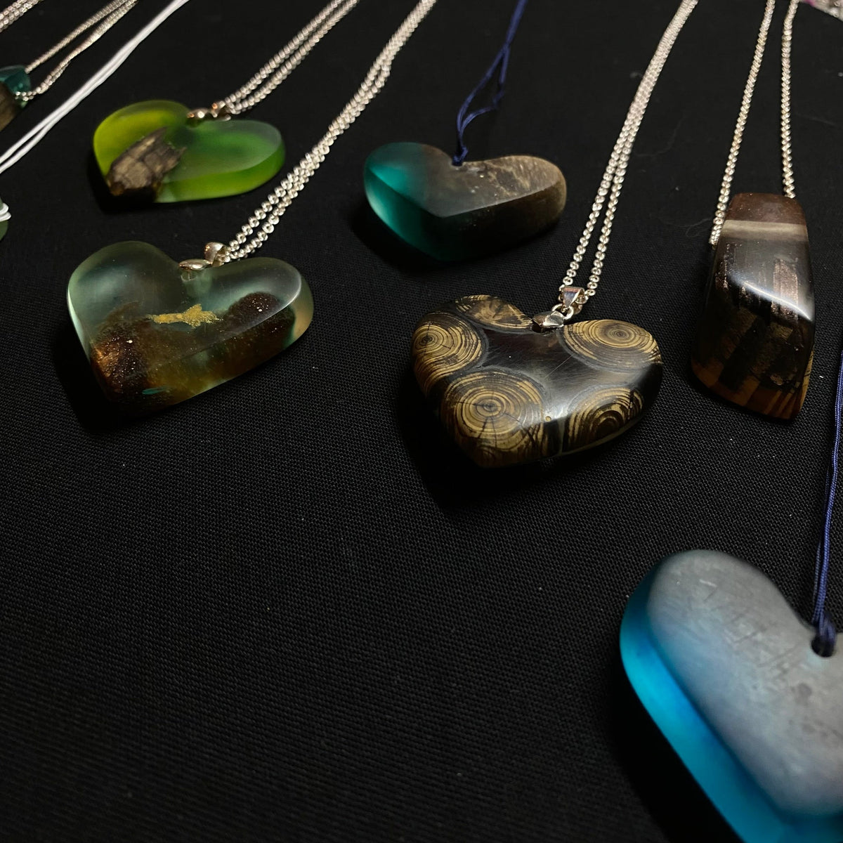 Bijoux en bois 10 colliers