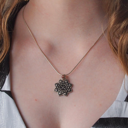 Pendentif argent sterling 925 et jaspe naturel — Stabilité et harmonie