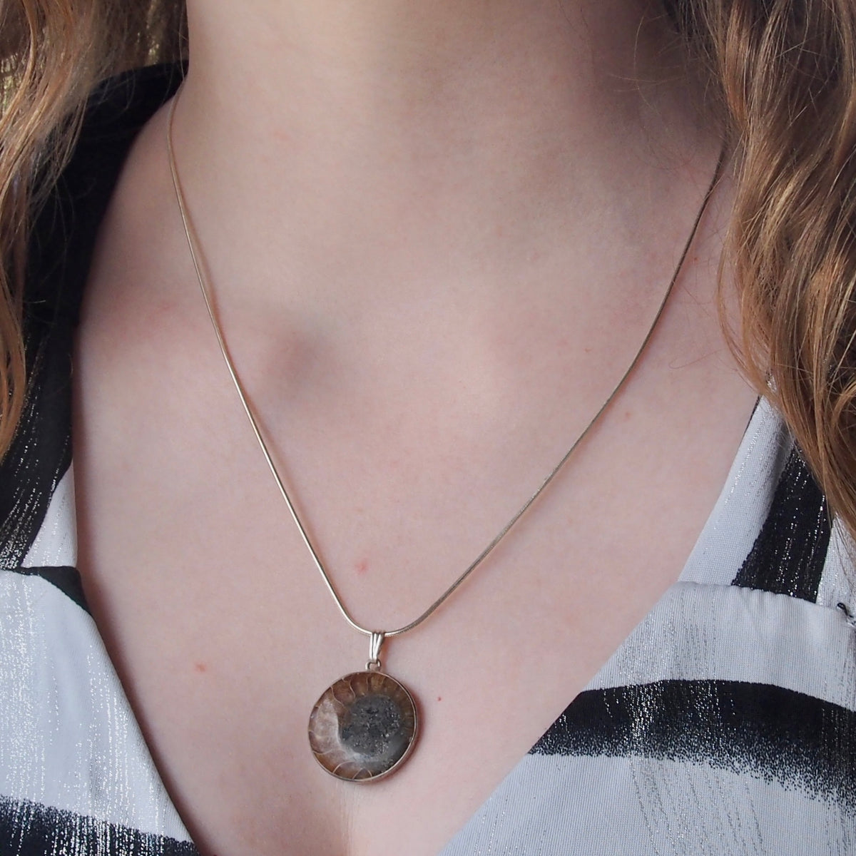 collier pour femme en argent | ammonite fossile rond