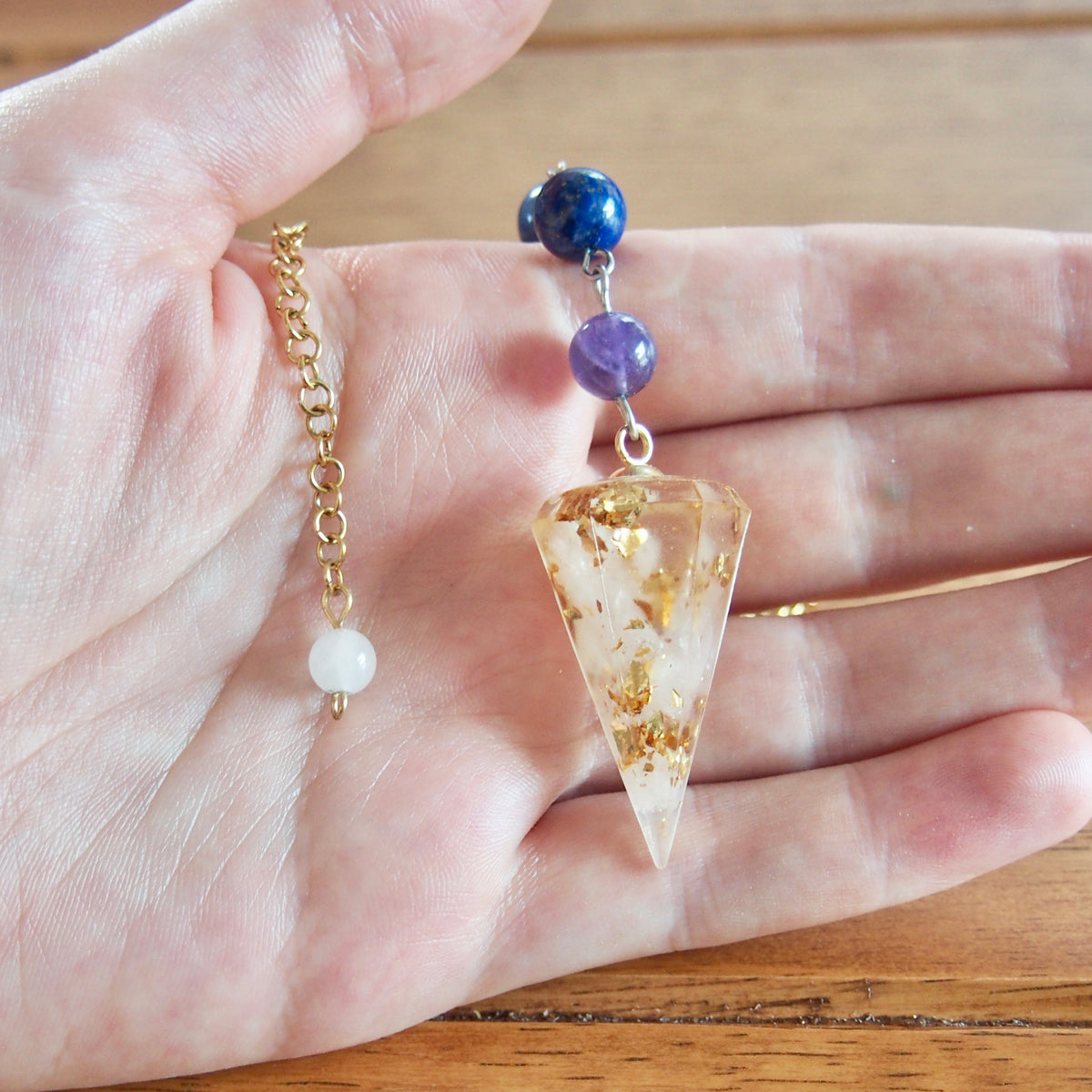 Pendule de radiesthésie en pierre naturelle — Intuition et divination