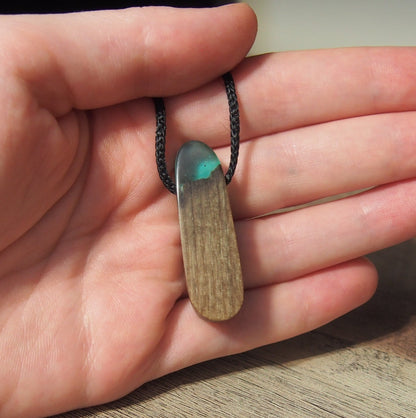 Oval Necklace / Blue Resin with Wood / rbc2