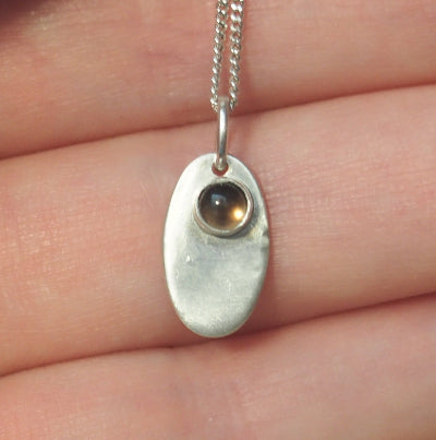 collier pour femme en argent | oval en quartz fumé