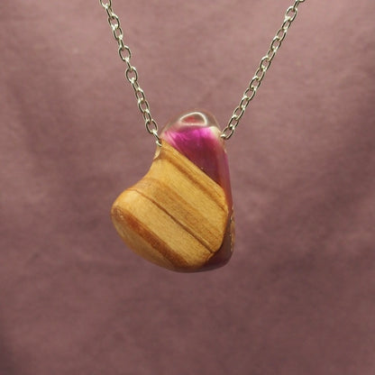 Collier cœur résine mauve rose avec bois | Créations Jeanne