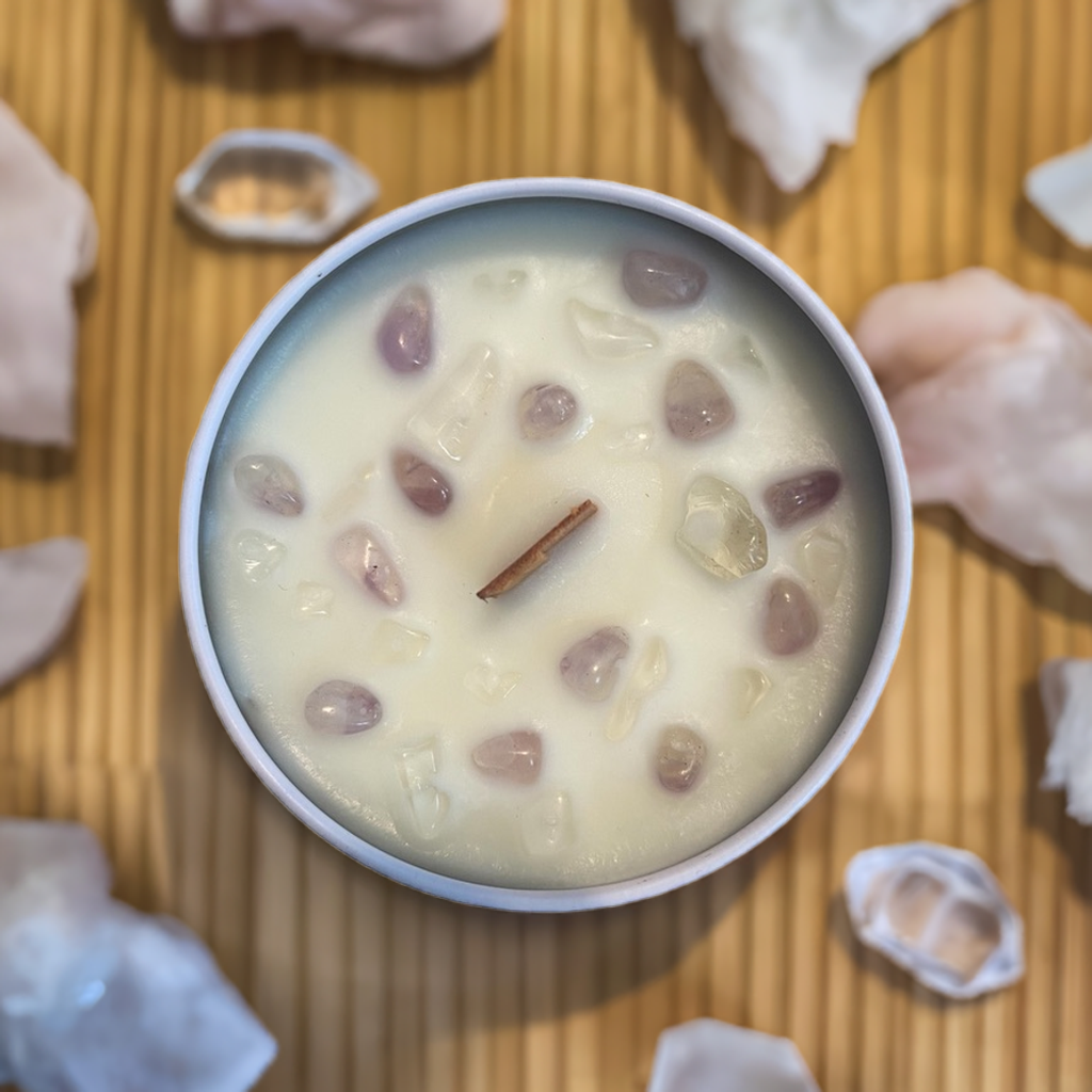Chandelle parfumée avec pierres améthyste et quartz blanc | Creationsjeanne | $28.00