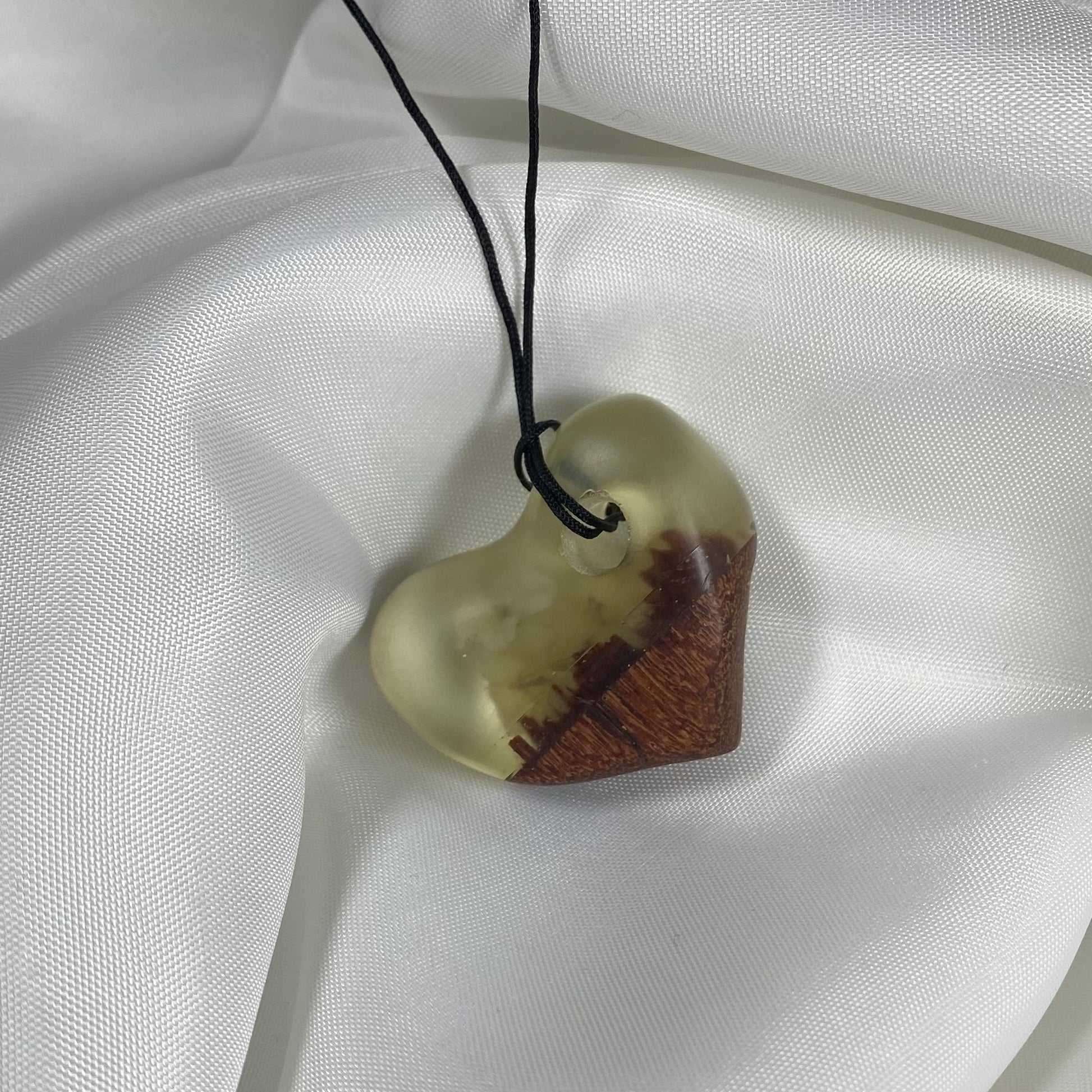  Collier cœur résine transparente avec bois | Créations Jeanne