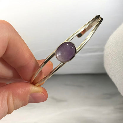 Bracelet manchette argent pierre semi-précieuse améthyste cabochon, bijou minimaliste fait main