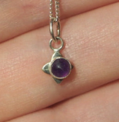 collier pour femme en argent | petite fleur en améthyste