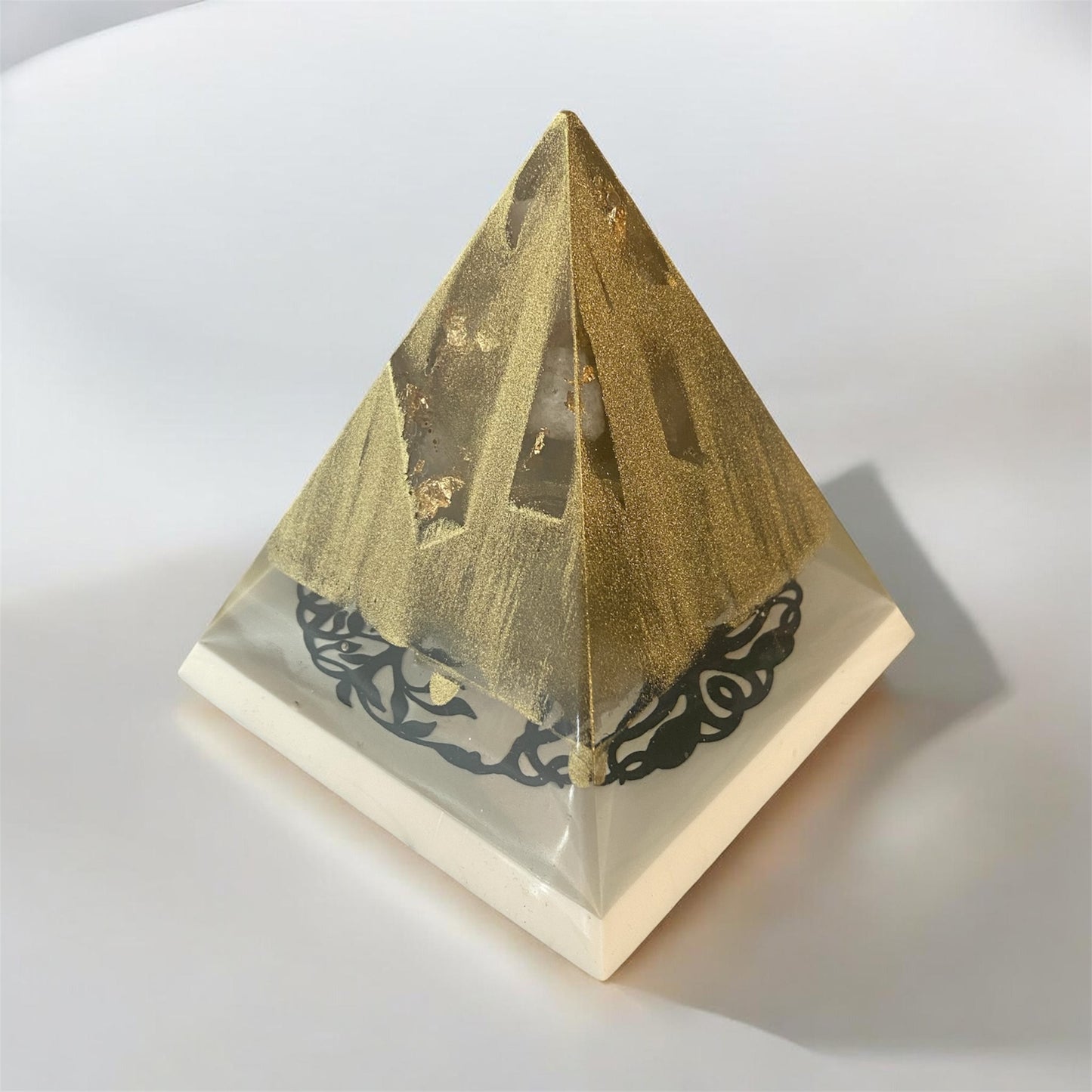 Pyramide 5 quarts blancs et 5 quartz roses nature, arbre de vie