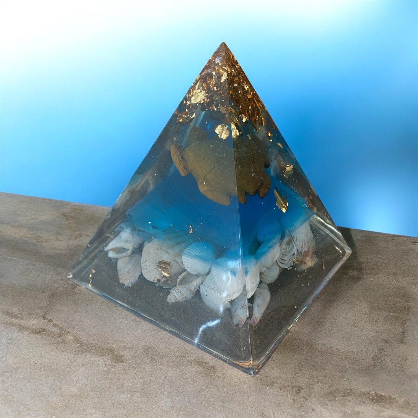 Pyramide pierre oeil de tigre, forme tortue, style océan, coquillage, bleu, sable de l’Ile Manitoulin et mcx feuilles or