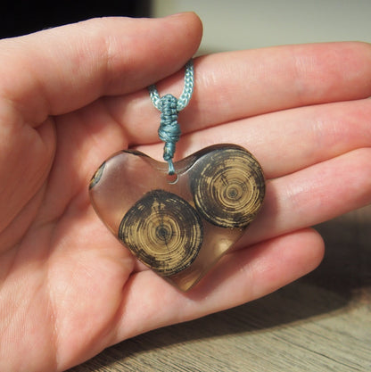 bijou bois naturel et resine fait main
