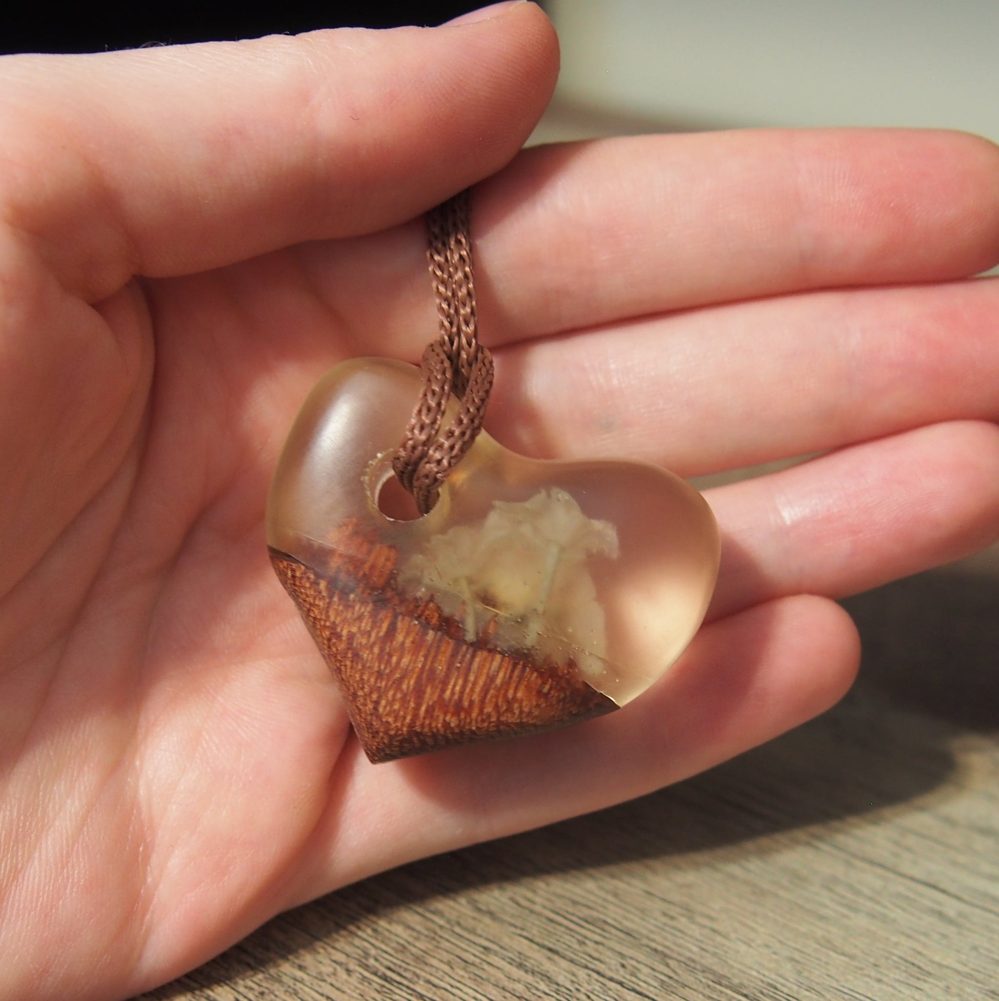 bijou bois naturel fait main resine elegant