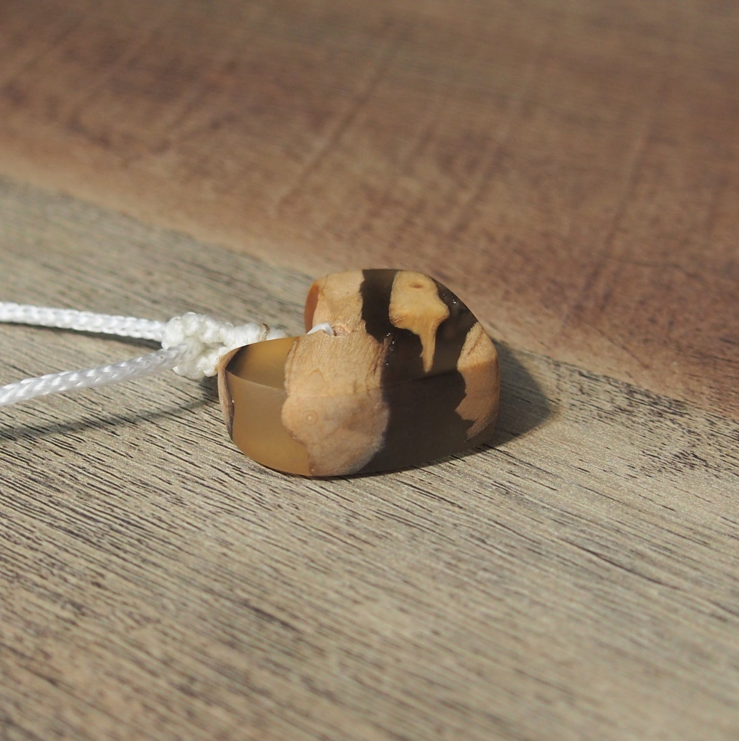bijou bois resine cadeau fait main artisanal