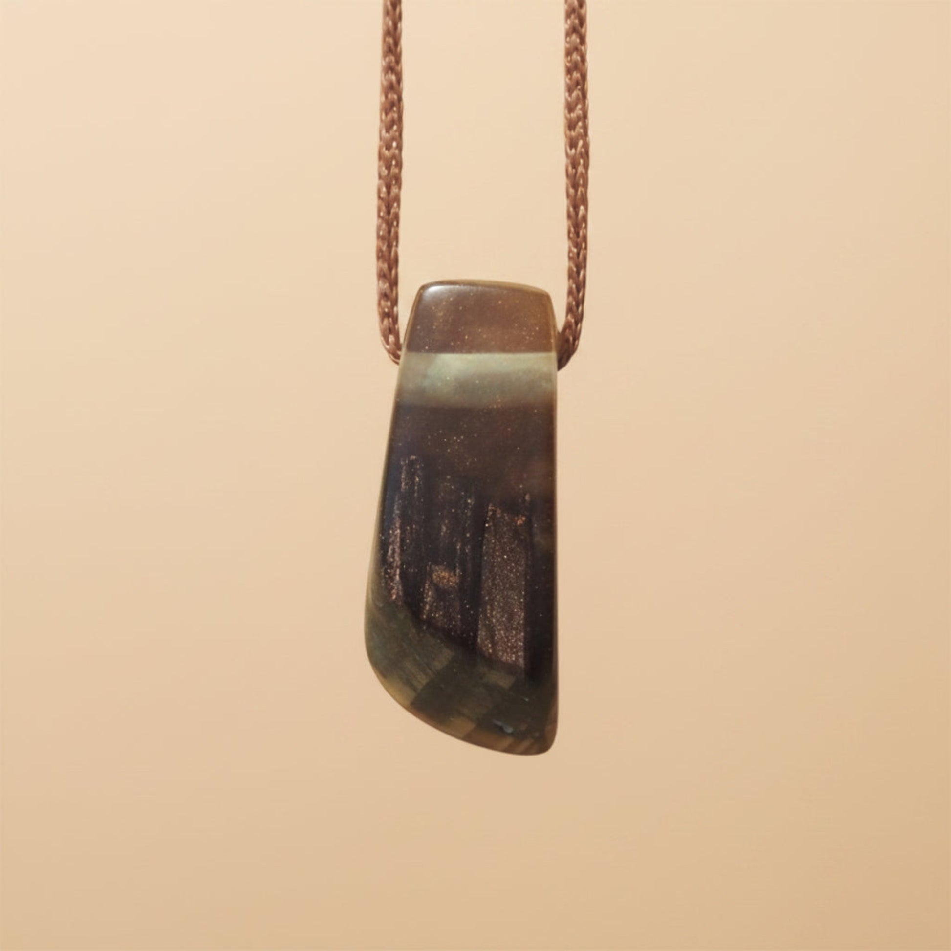 collier bois et resine fait main