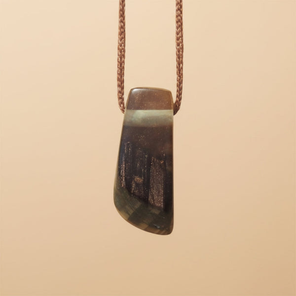collier bois et resine fait main