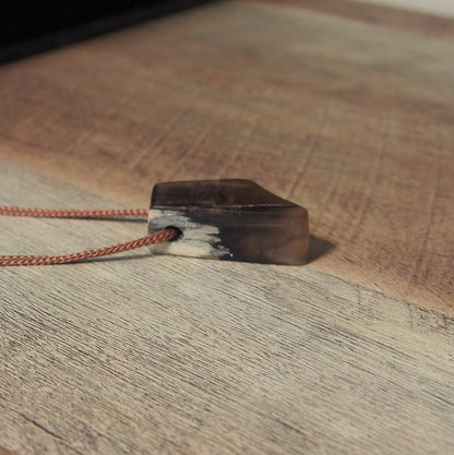 collier bois et resine unique cadeau artisanal femme