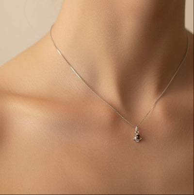 collier pour femme en argent petite fleur en quartz fumé