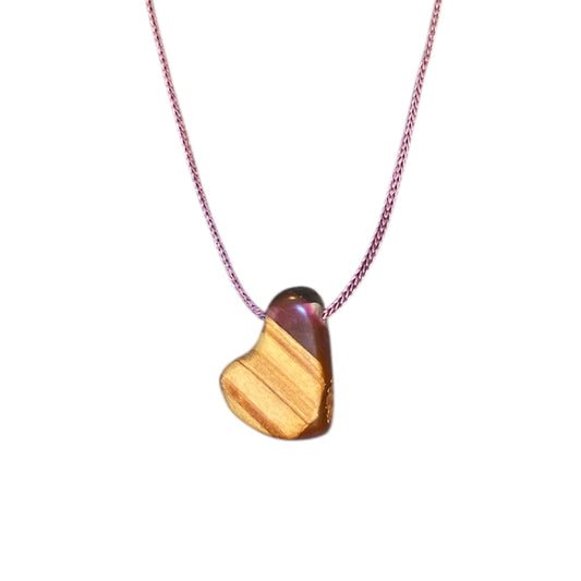 Collier cœur – Résine mauve-rose et bois (RBC25)