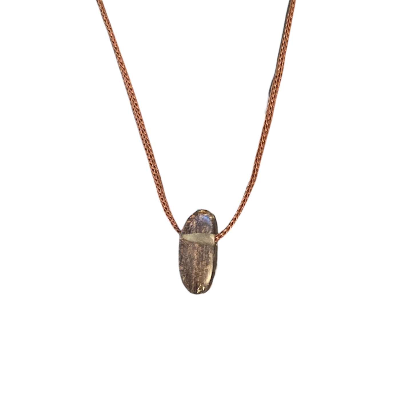 Collier ovale / résine noire avec bois (RBC35)