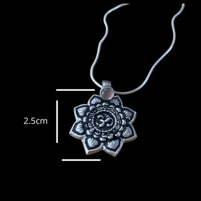 Collier pierre avec Mandala Om et en Argent Sterling
Éditeur de texte enrichi
 | Creationsjeanne