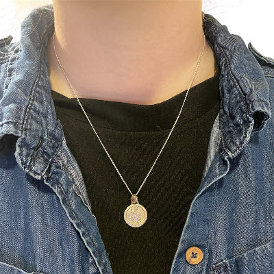dimension collier 18 pouce sur une femme