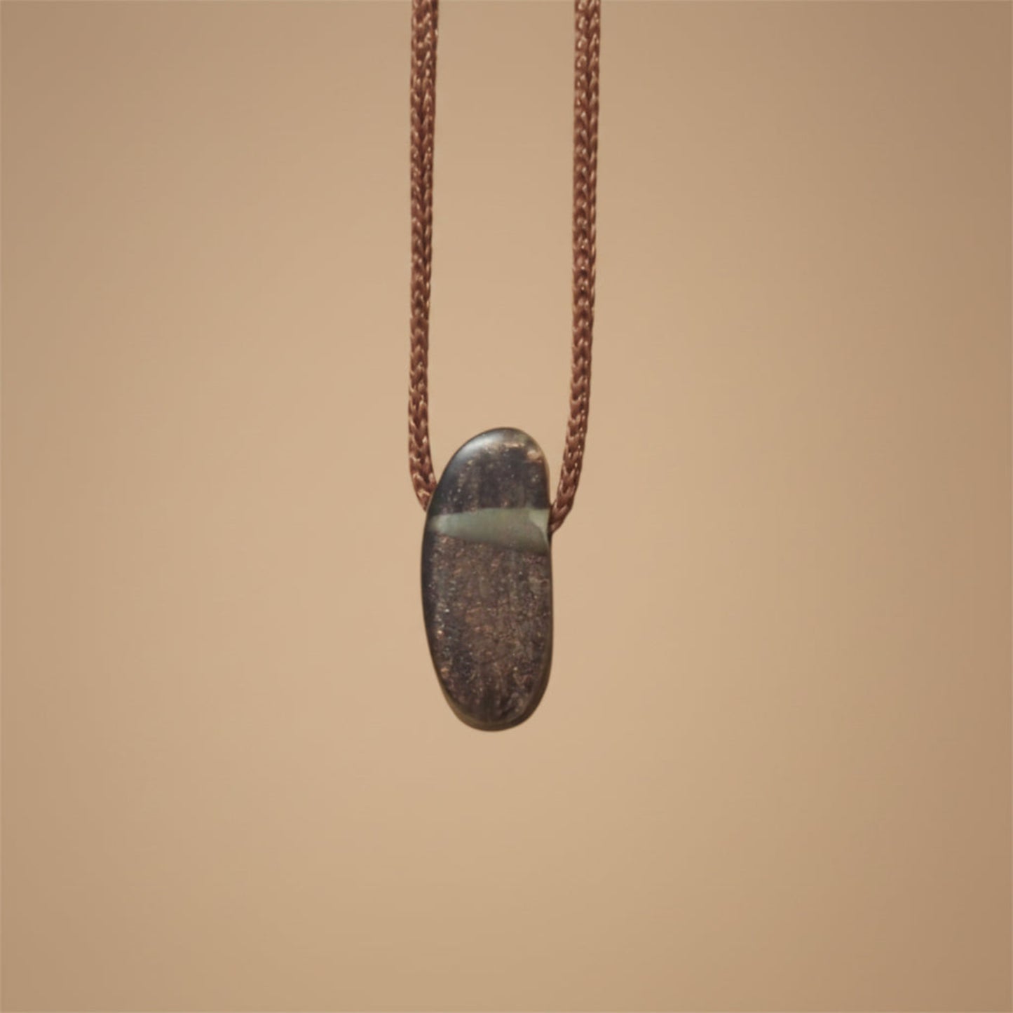 pendentif bois et resine coeur femme