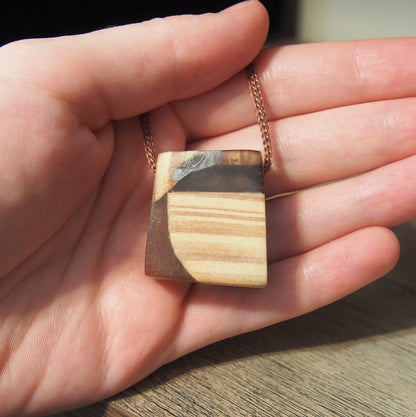 pendentif bois et resine style elegant artisanal