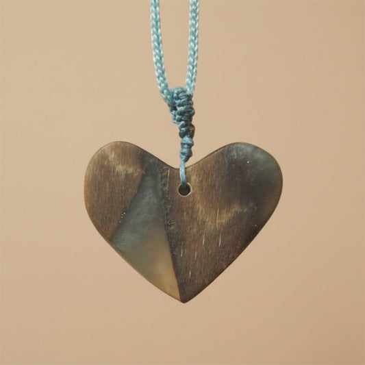 pendentif bois resine artisanal