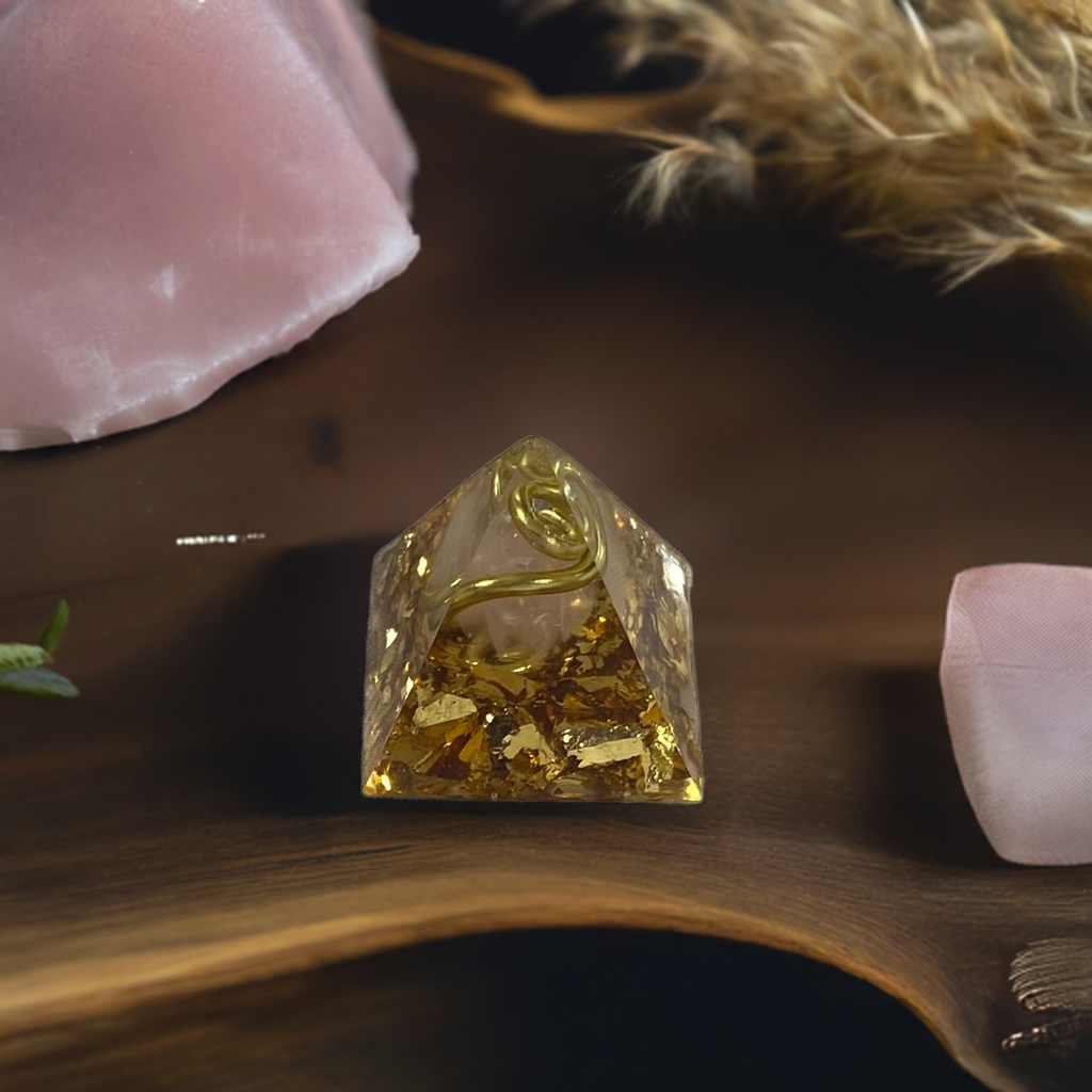 petite pyramide | pierre quartz rose avec une spirale